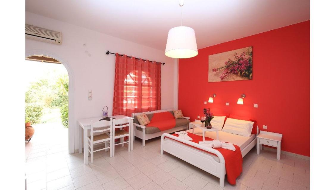 Athina Apartments Stoúpa Buitenkant foto