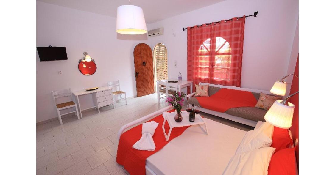 Athina Apartments Stoúpa Buitenkant foto