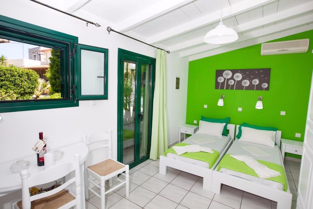 Athina Apartments Stoúpa Buitenkant foto